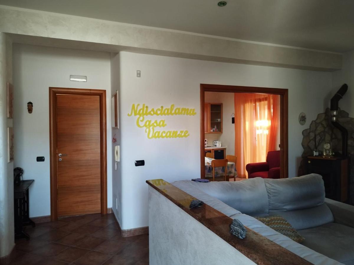 Ndiscialamu Casa Vacanze Palmi Esterno foto
