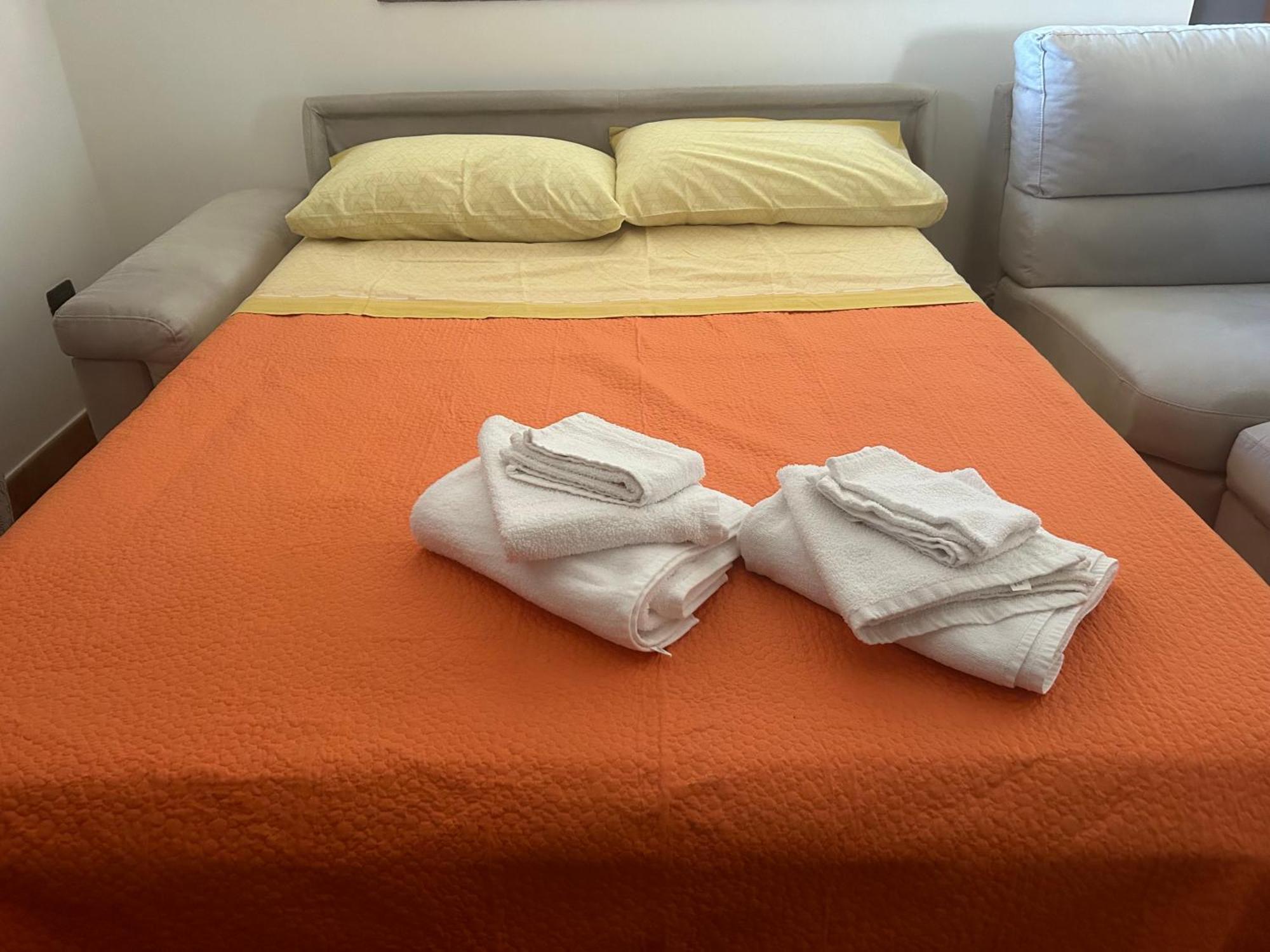 Ndiscialamu Casa Vacanze Palmi Esterno foto